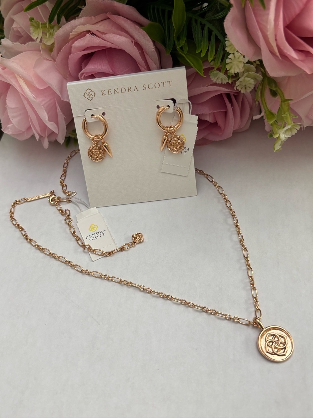 NWT Kendra Scott Set of Dira Coin Huggie Hoop Earrings +Necklace in Rose Gold